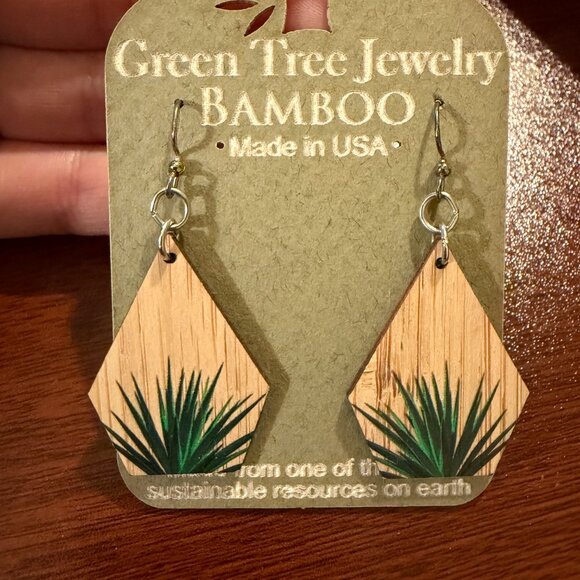 Green Tree Bamboo Earrings "Yucca" - Picture 1 of 1